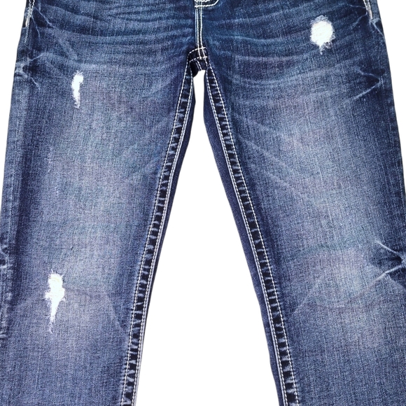 Miss Me | Distressed Capri | Size 29 - Picture 7 of 12